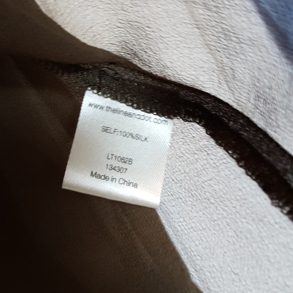 Line & dot green silk button up top with star buttons - Picture 3 of 4